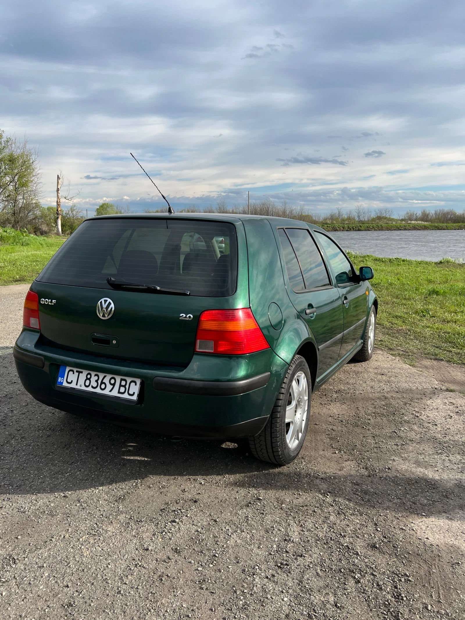 VW Golf 2.0 бензин/газ, снимка 2 - Автомобили и джипове - 54146831