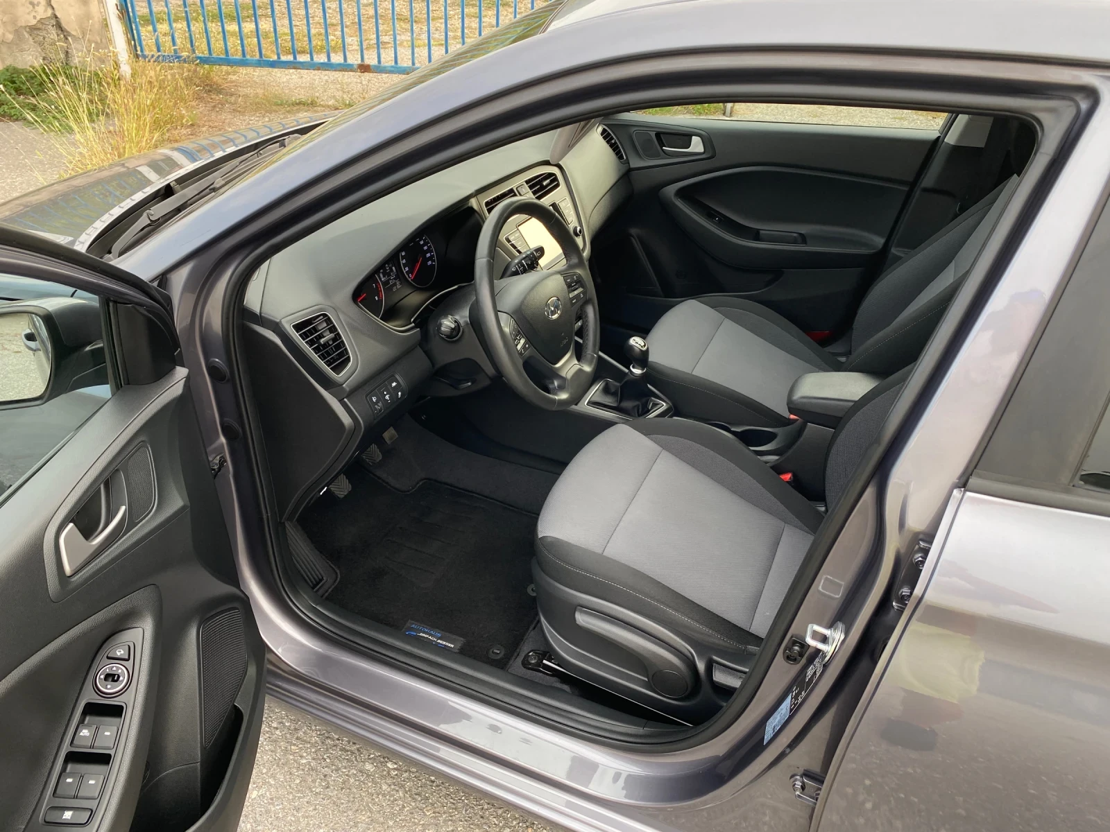 Hyundai I20 1.25 Facelift IntroEdition Full, снимка 7 - Автомобили и джипове - 55866979