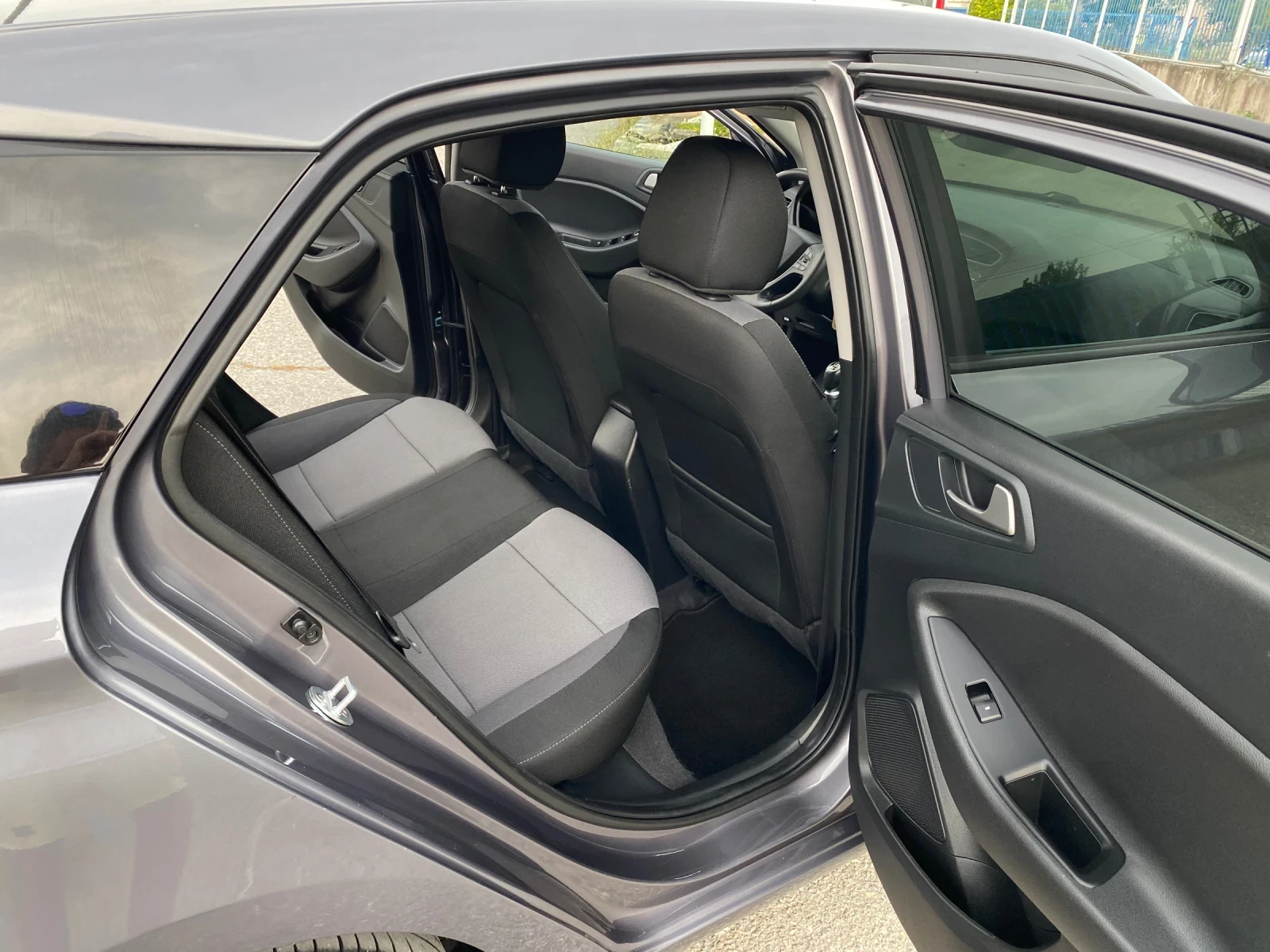 Hyundai I20 1.25 Facelift IntroEdition Full, снимка 9 - Автомобили и джипове - 55866979