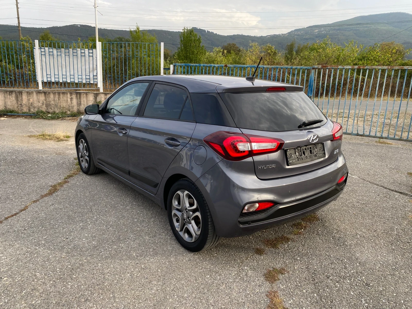 Hyundai I20 1.25 Facelift IntroEdition Full, снимка 6 - Автомобили и джипове - 55866979