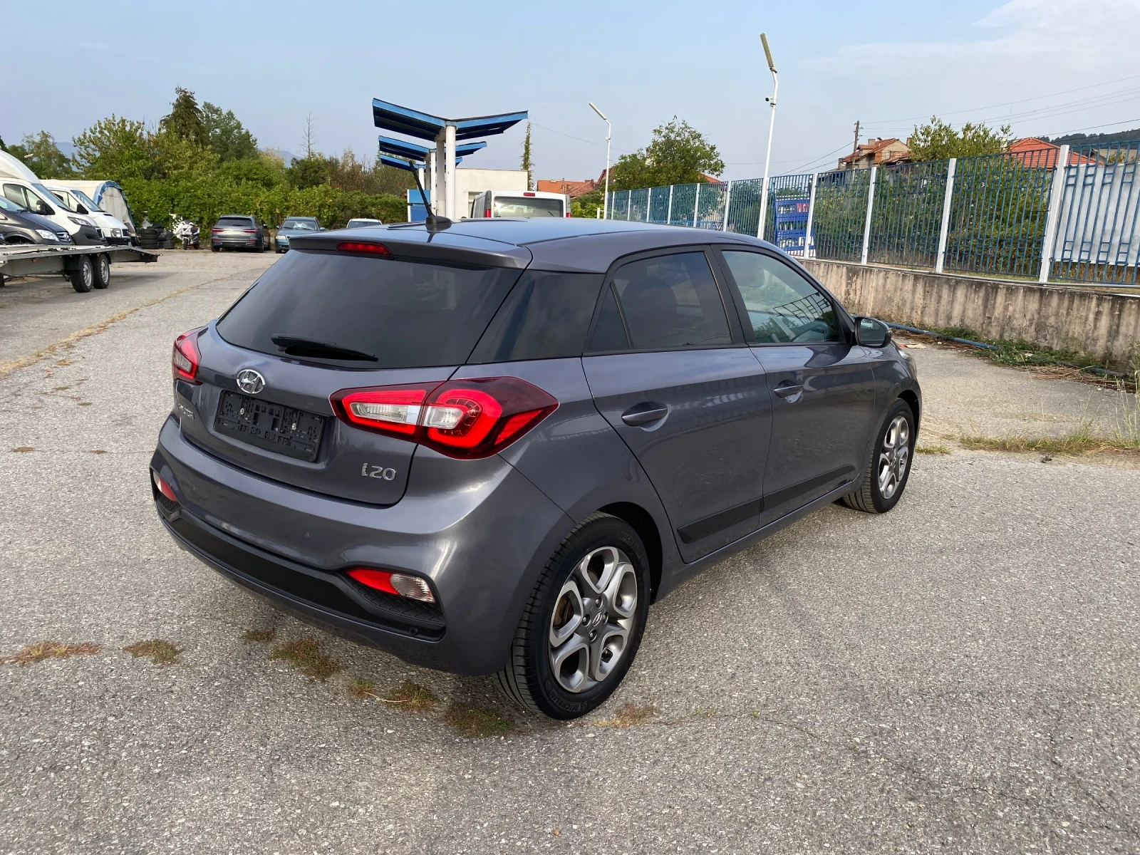 Hyundai I20 1.25 Facelift IntroEdition Full, снимка 4 - Автомобили и джипове - 55866979
