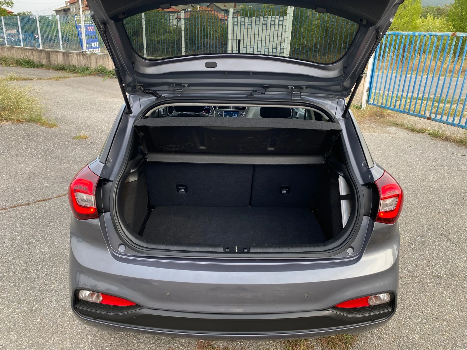 Hyundai I20 1.25 Facelift IntroEdition Full, снимка 16 - Автомобили и джипове - 55866979