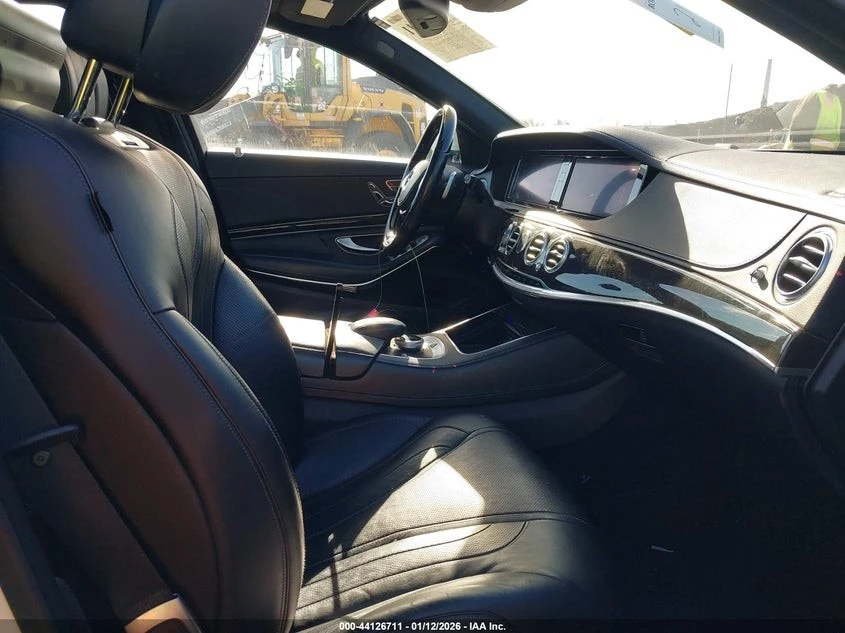 Mercedes-Benz S 63 AMG 4MATIC* BURMESTER* TV* PANO* ПОДГРЕВ* ОБДУХВАНЕ* , снимка 5 - Автомобили и джипове - 56203857