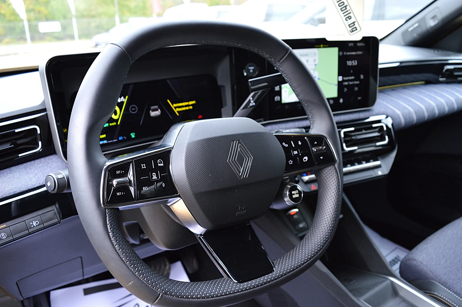 Renault 5 E-Tech 52kWh 14000KM, снимка 9 - Автомобили и джипове - 56747163
