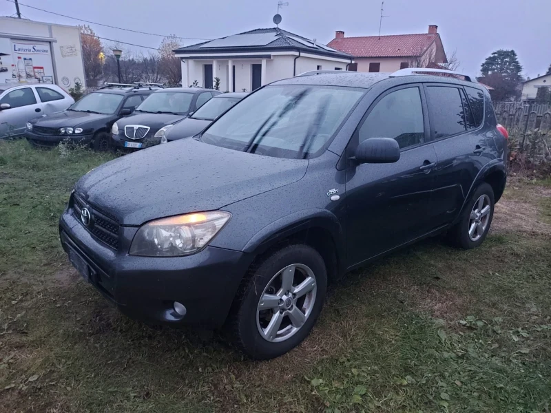 Toyota Rav4 2.2D Luxury , снимка 2 - Автомобили и джипове - 48774552