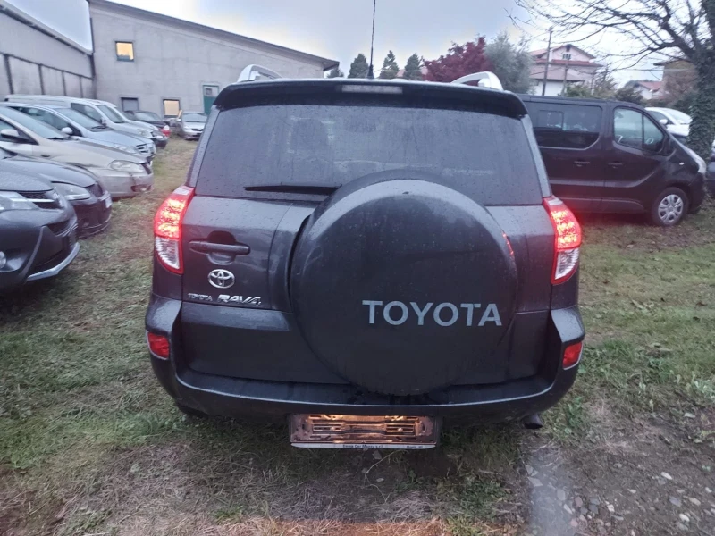 Toyota Rav4 2.2D Luxury , снимка 5 - Автомобили и джипове - 48774552