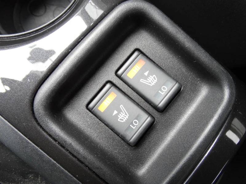 Nissan Juke 1.2 FACELIFT-KEYLESS-CAMERA KSENON, снимка 17 - Автомобили и джипове - 52412586