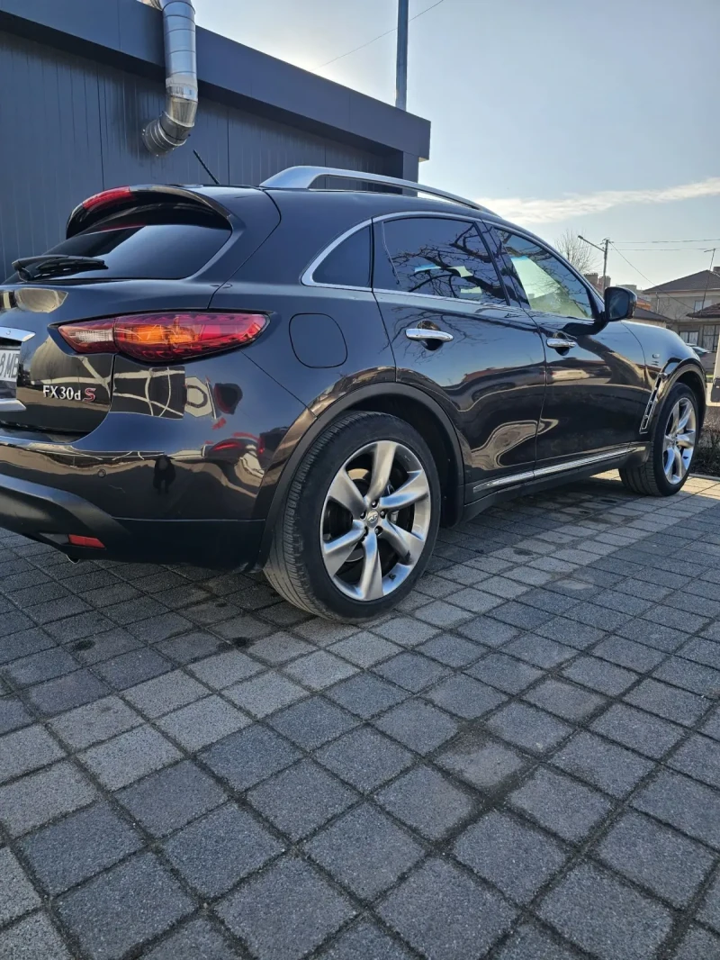 Infiniti Fx 30 SUV, снимка 4 - Автомобили и джипове - 53446244