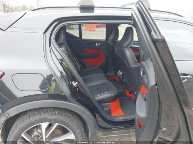 Volvo XC40 * T5* R-Design* AWD* , снимка 8 - Автомобили и джипове - 53626243