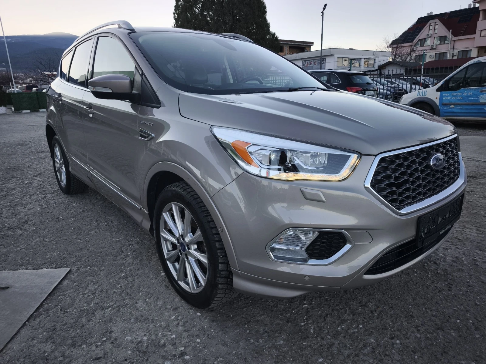 Ford Kuga 2.0TDCI 4X4 VIGNALE FULL SERVICE NEW !!! - изображение 2