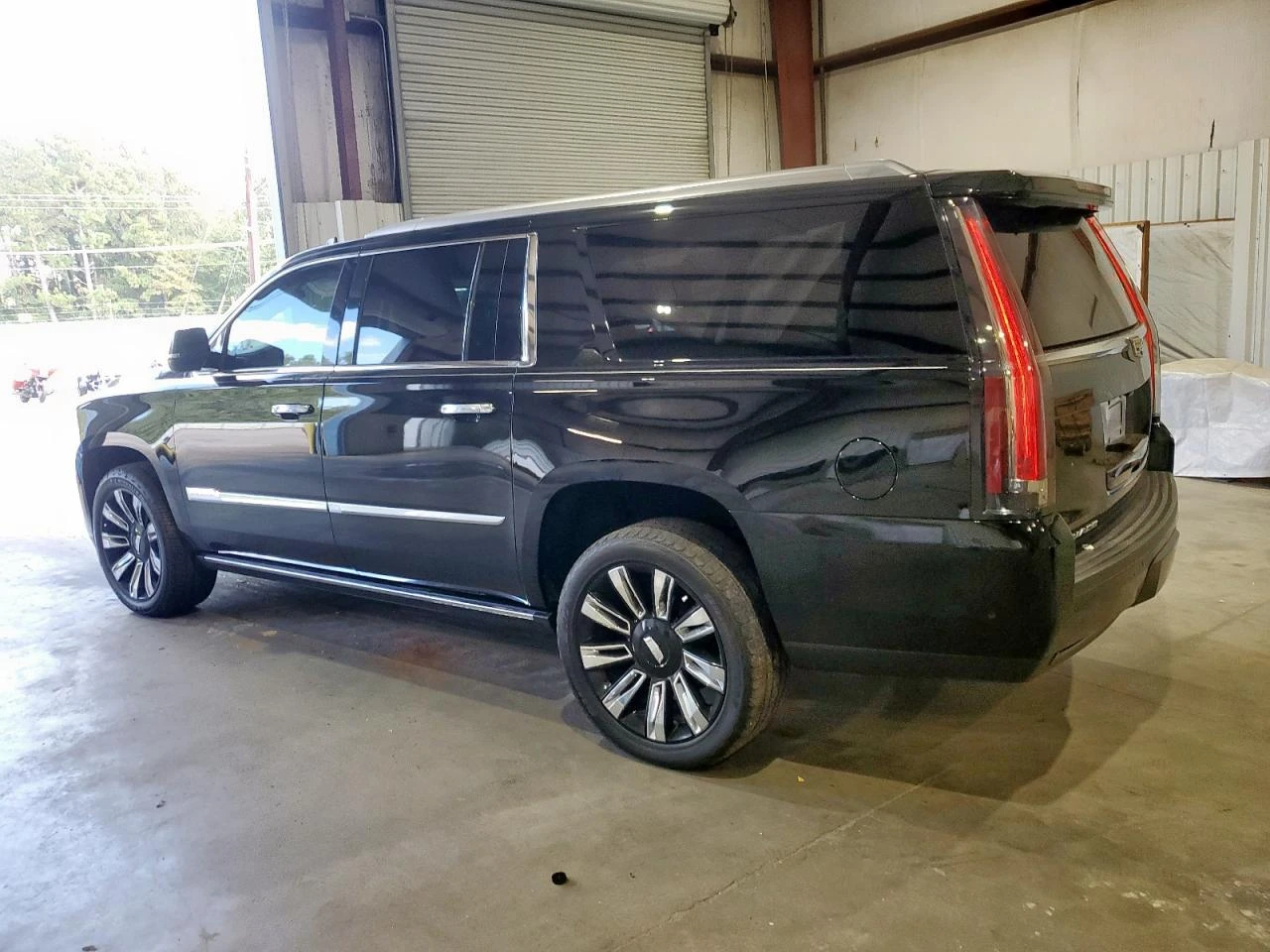 Cadillac Escalade ESV* PLATINUM* HEAD-UP* BOSE* ШИБИДАХ* ОБДУХВАНЕ - изображение 4