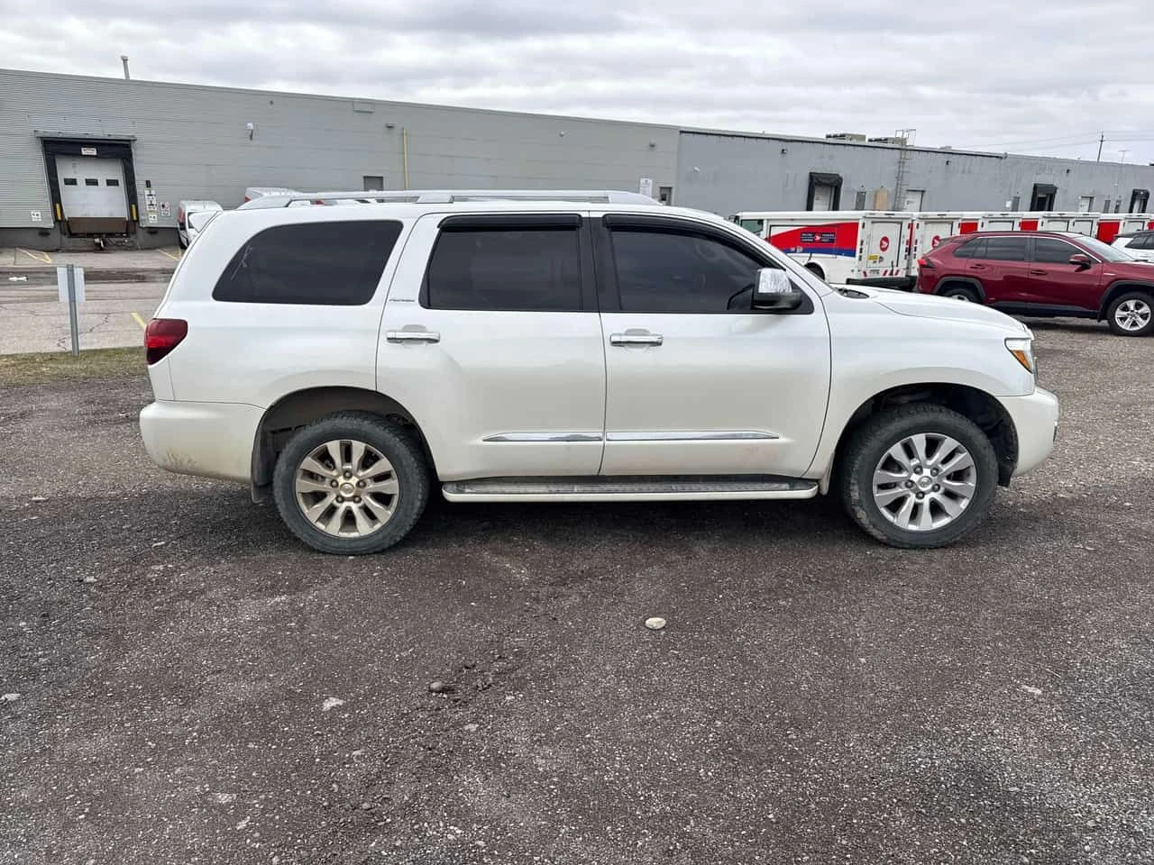 Toyota Sequoia * Platinum * CARFAX * БЕЗ ПЪРВОНАЧАЛНА ВНОСКА, снимка 3 - Автомобили и джипове - 54115021