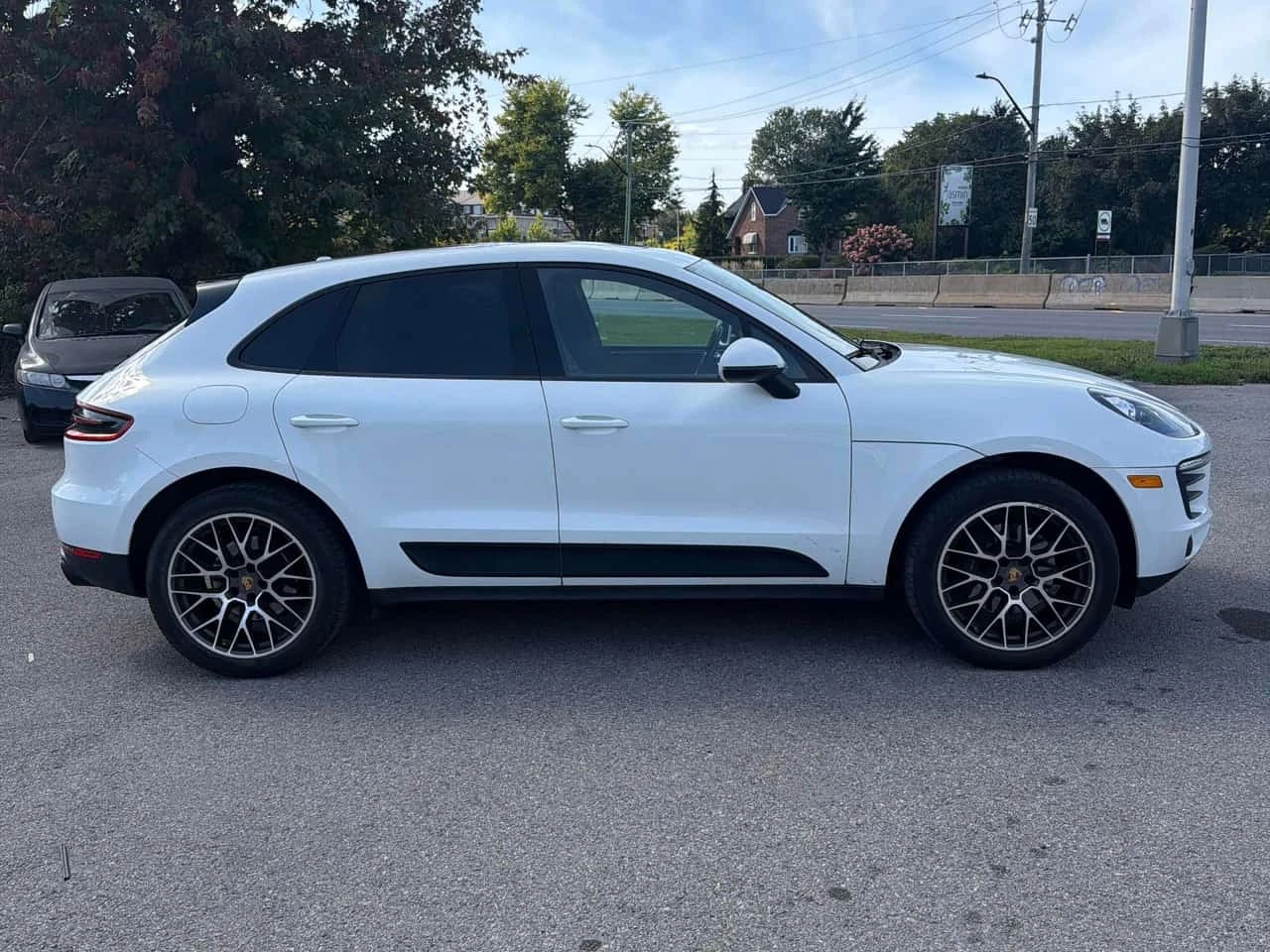 Porsche Macan AWD | CARFAX | АВТОФИНАНСИРАНЕ, снимка 4 - Автомобили и джипове - 56184073