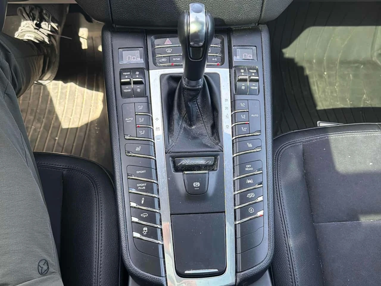 Porsche Macan AWD | CARFAX | АВТОФИНАНСИРАНЕ, снимка 12 - Автомобили и джипове - 56184073