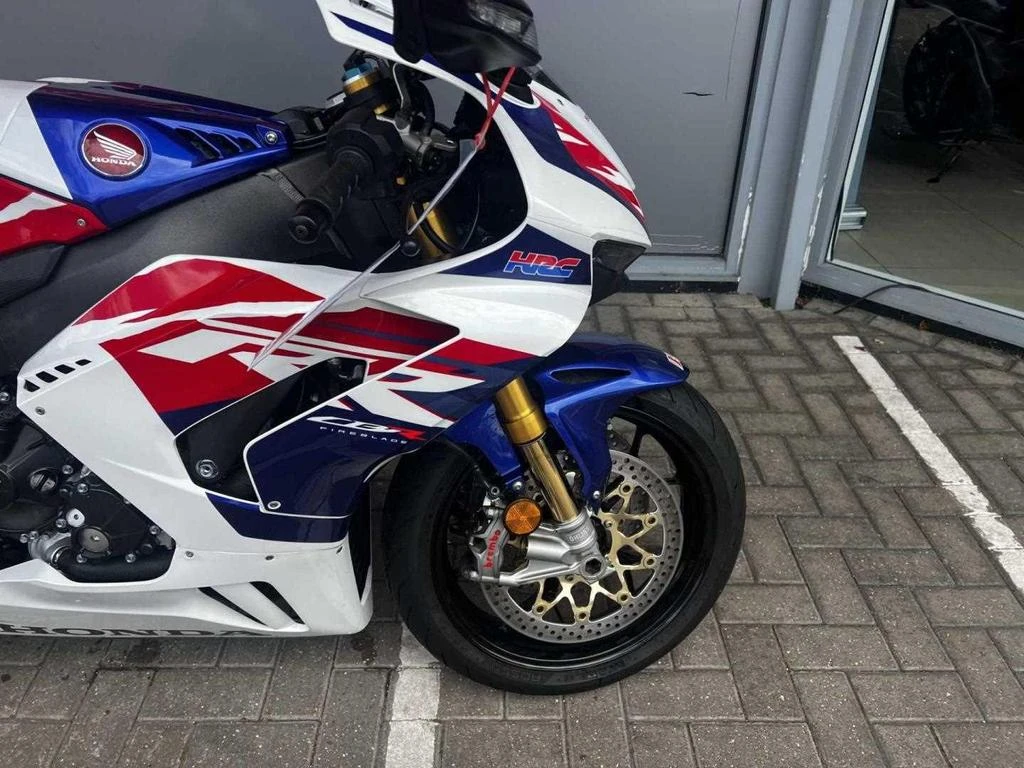 Honda Cbr 1000RRR SP - изображение 2