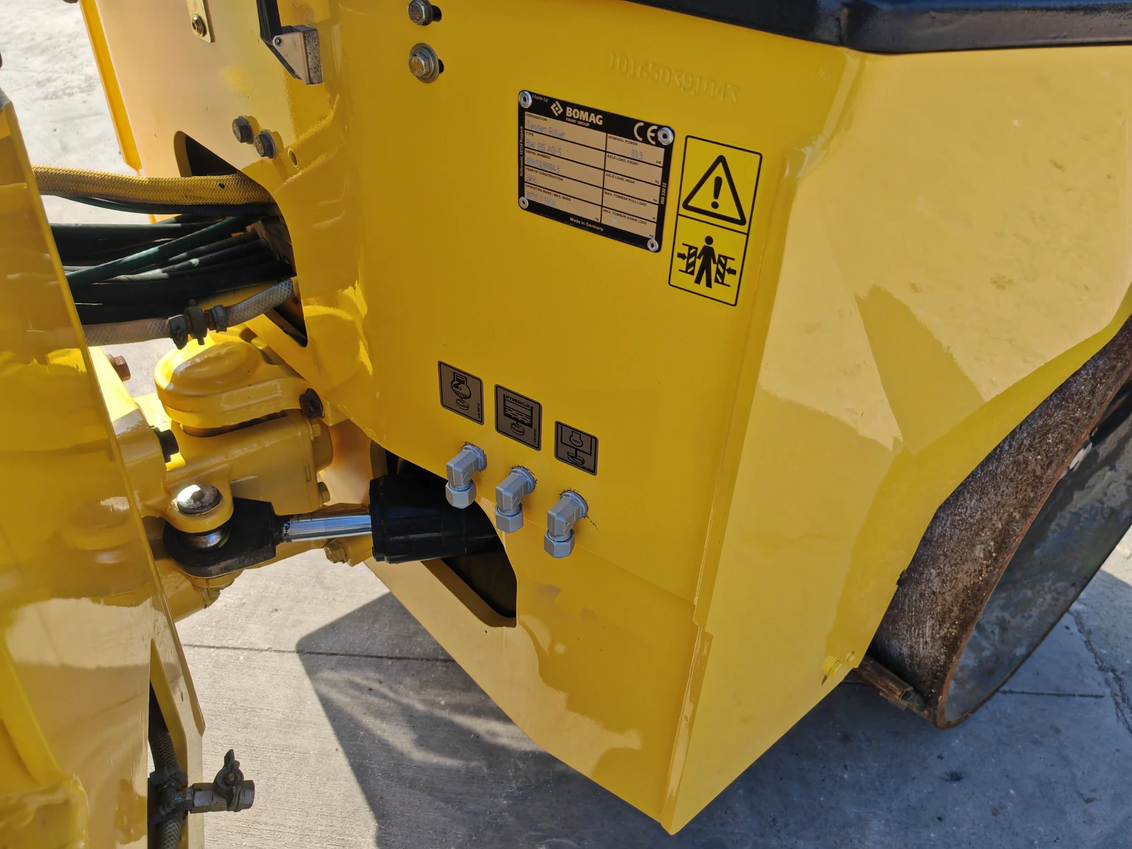 Валяк BOMAG BW 135 AD-5 лизинг с първоначална вноска 20 %, снимка 6 - Индустриална техника - 51083999