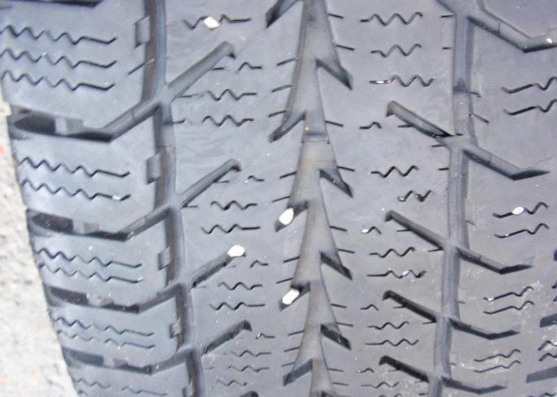 Гуми Всесезонни 225/65R16, снимка 4 - Гуми и джанти - 5387335