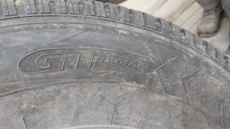 Гуми Зимни 235/85R16, снимка 5 - Гуми и джанти - 27689656