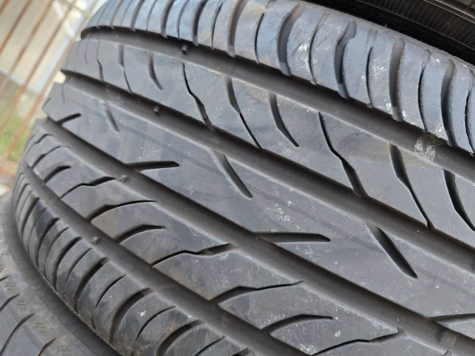 Гуми Летни 225/35R19, снимка 4 - Гуми и джанти - 56730702