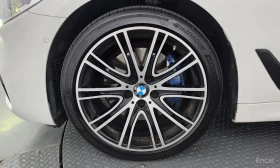 BMW 530 M Sport/ДИСТРОНИК/ОБДУХ/ШИБЕДАХ/360 КАМ/ХЕДЪП, снимка 5