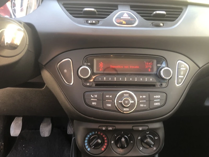 Opel Corsa 1.4 LPG, снимка 4 - Автомобили и джипове - 47845022