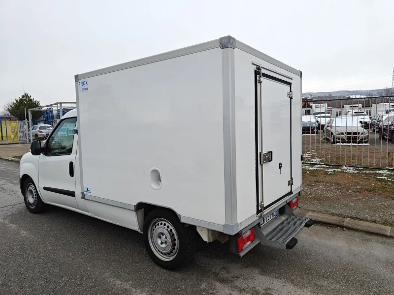 Fiat Doblo 1.6d M-Jet Хладилен фургон, снимка 5 - Автомобили и джипове - 48664208