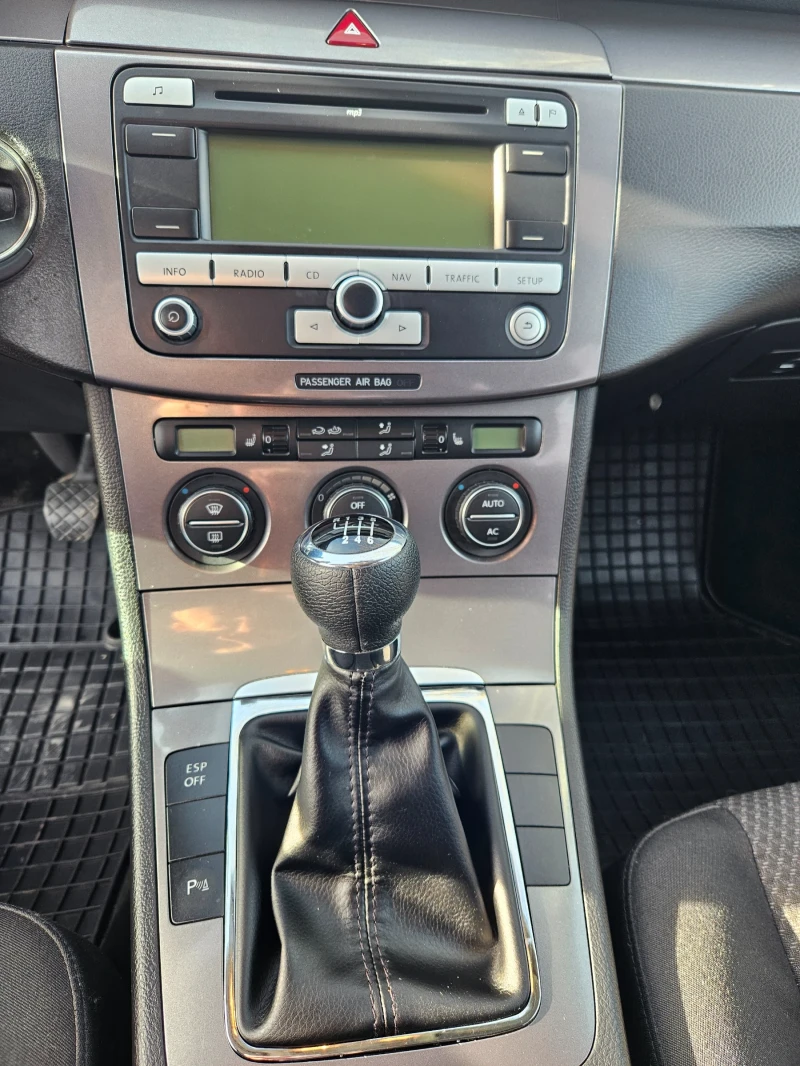 VW Passat B6 2.0 TDI, снимка 16 - Автомобили и джипове - 48914993