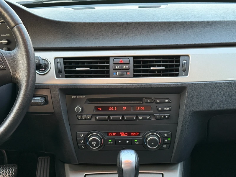 BMW 320 D * Автоматик* Климатроник, 232 000км! Уникат!, снимка 10 - Автомобили и джипове - 51483747