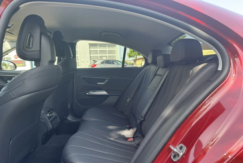 Mercedes-Benz E 400 E* AMG* 4M* DISTR* KEYLESS* , снимка 11 - Автомобили и джипове - 51755271