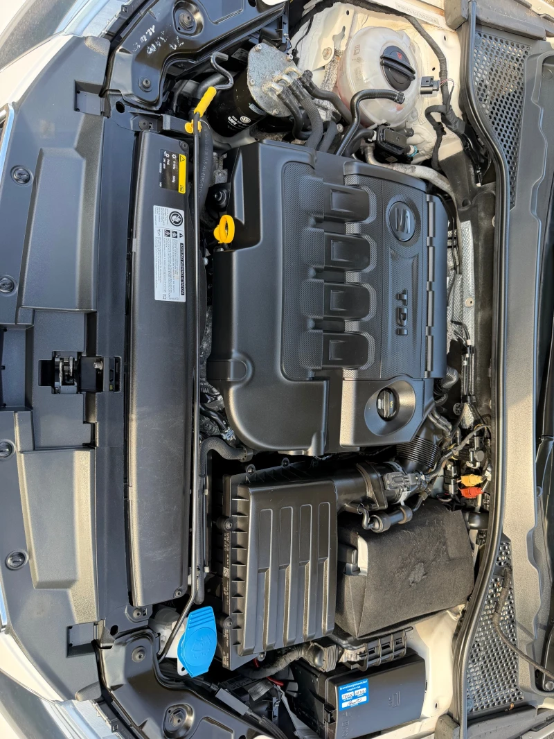 Seat Leon 1.6TDI* TOP* LED* NAVI* KOJA* , снимка 15 - Автомобили и джипове - 52712007