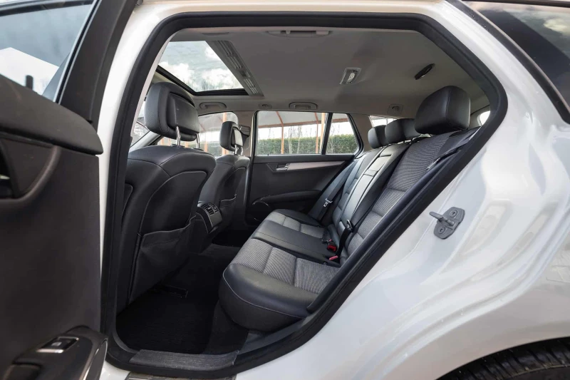 Mercedes-Benz C 180 авангард* мултимедия* темпомат, снимка 4 - Автомобили и джипове - 52912952