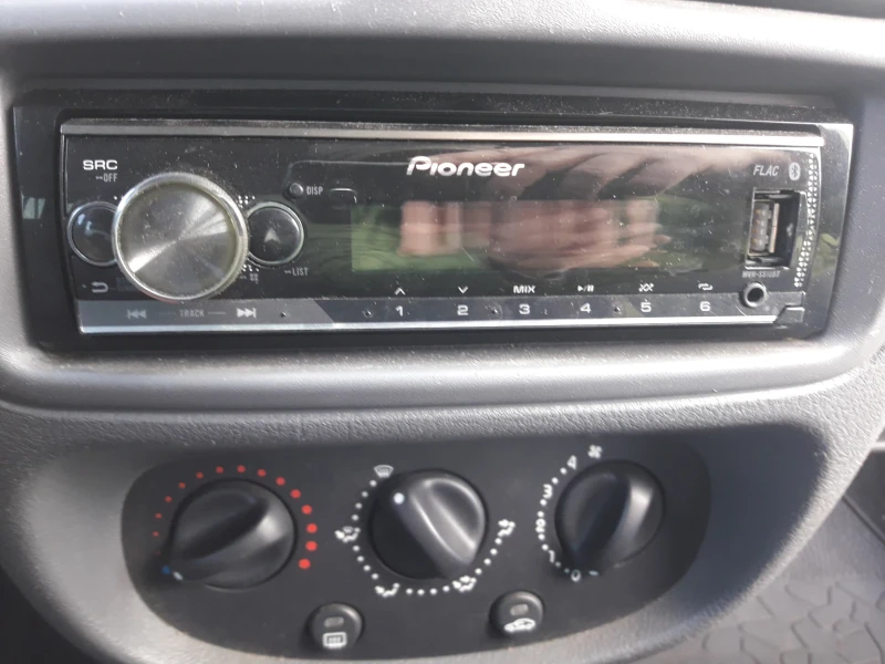 Renault Clio, снимка 11 - Автомобили и джипове - 53203866