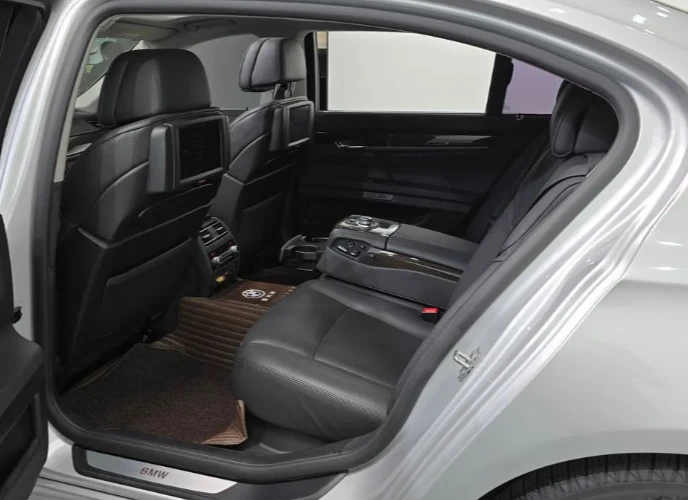 BMW 740 i | Mobile.bg   11