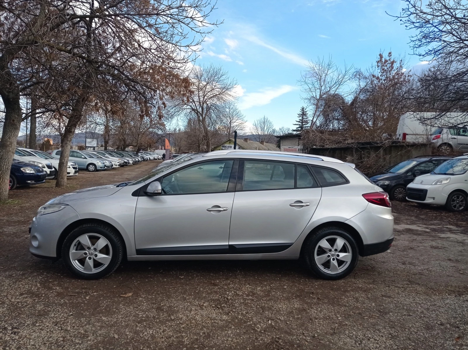 Renault Megane 1.5 DCI-6 СКОРОСТИ - изображение 2