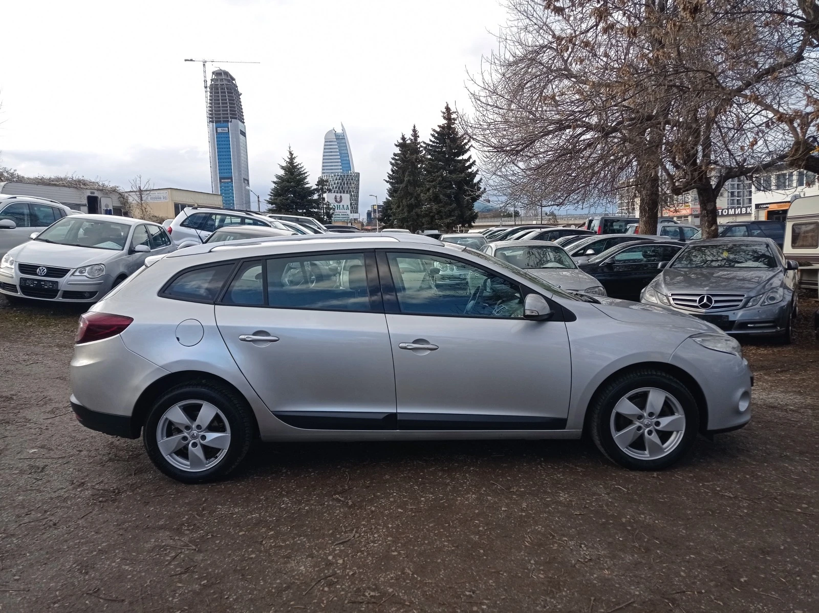 Renault Megane 1.5 DCI-6 СКОРОСТИ - изображение 5