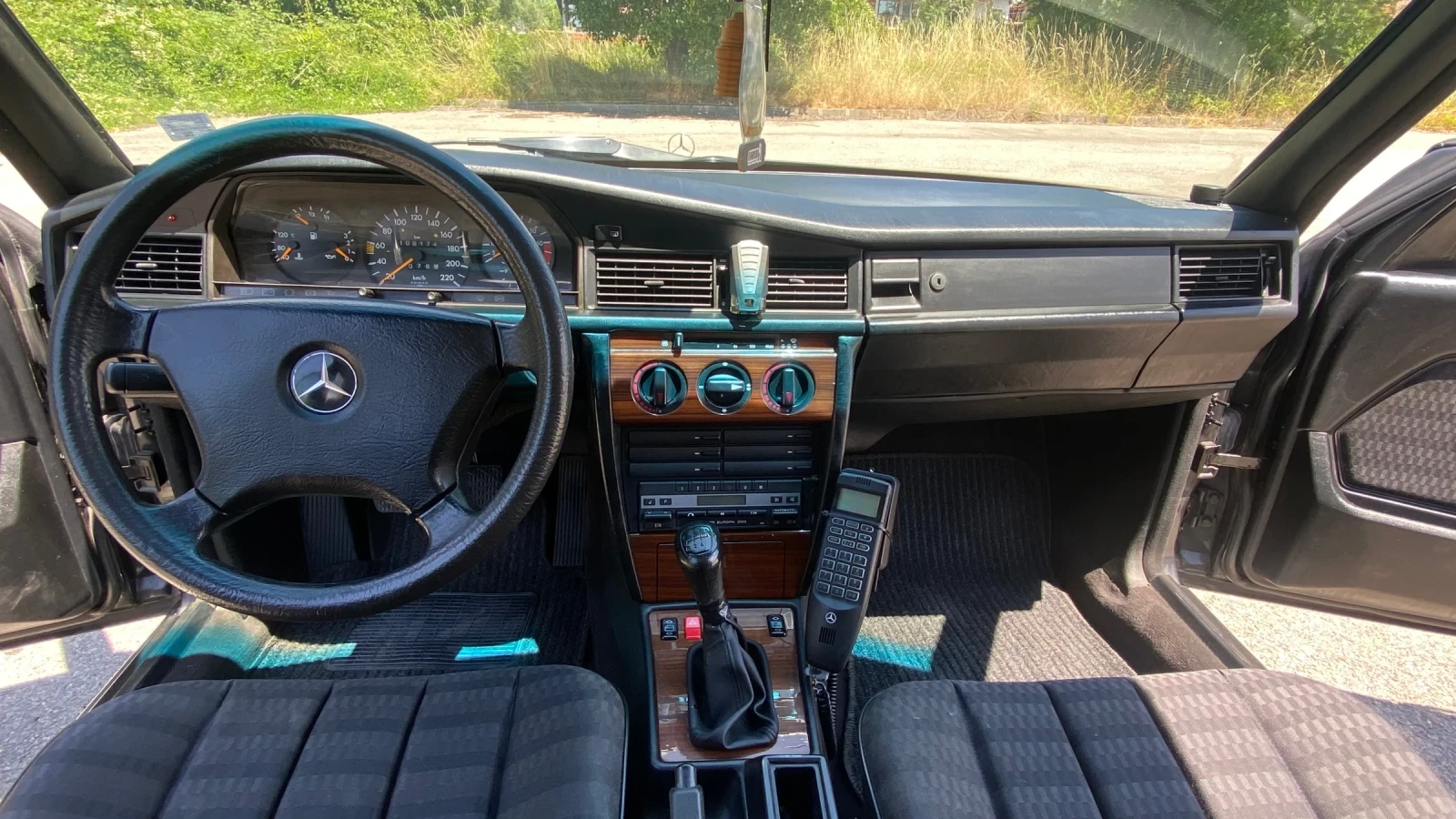 Mercedes-Benz 190  - изображение 8