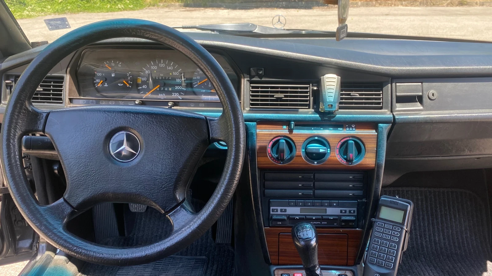 Mercedes-Benz 190  - изображение 7