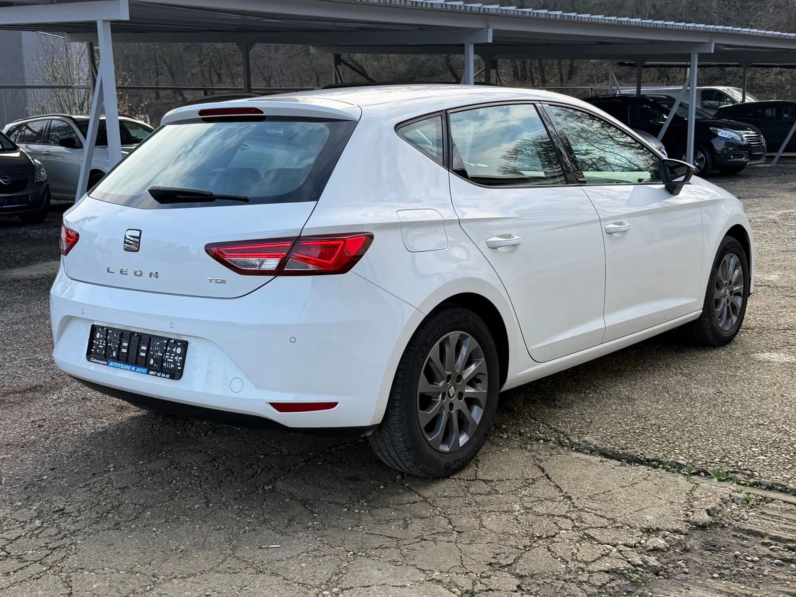 Seat Leon 1.6TDI* TOP* LED* NAVI* KOJA*  - изображение 6