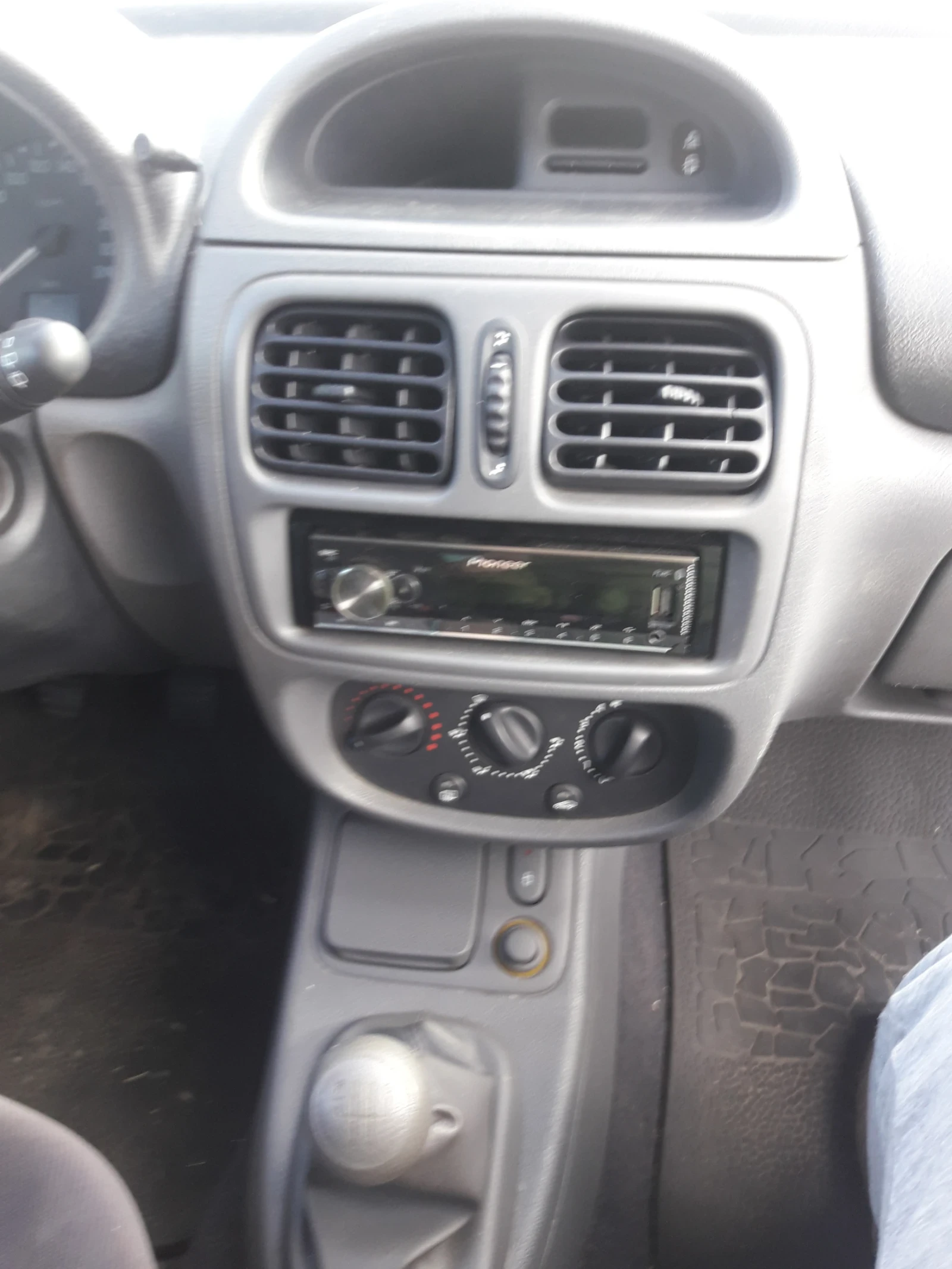 Renault Clio  - изображение 10