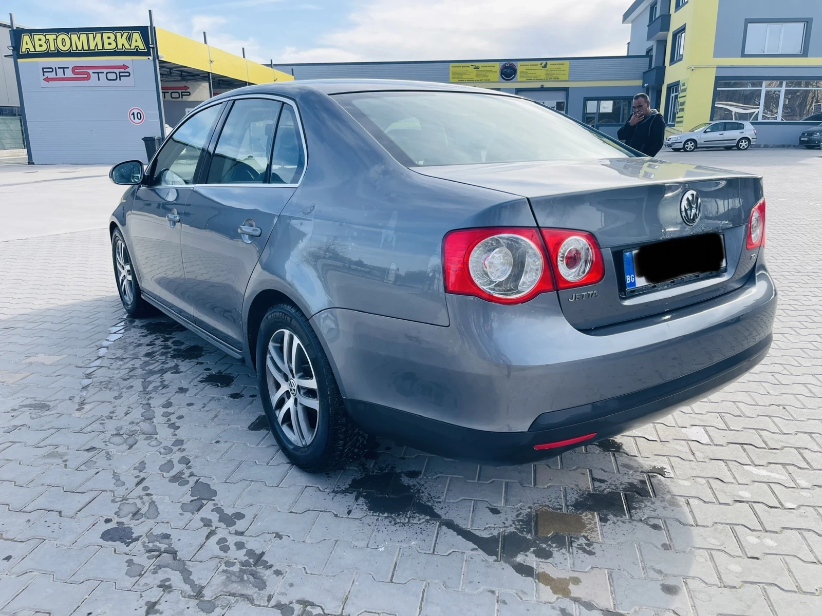 VW Jetta 1.9 TDI, снимка 8 - Автомобили и джипове - 54142273
