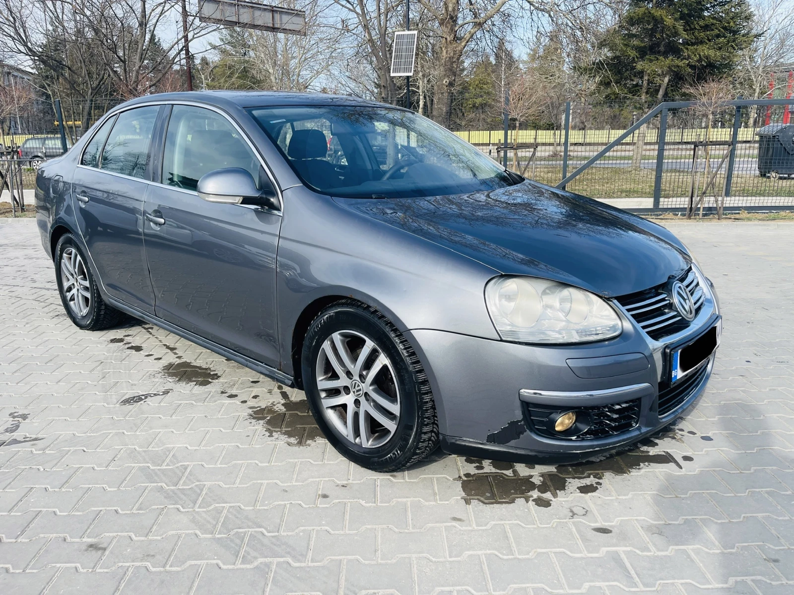 VW Jetta 1.9 TDI, снимка 4 - Автомобили и джипове - 54142273