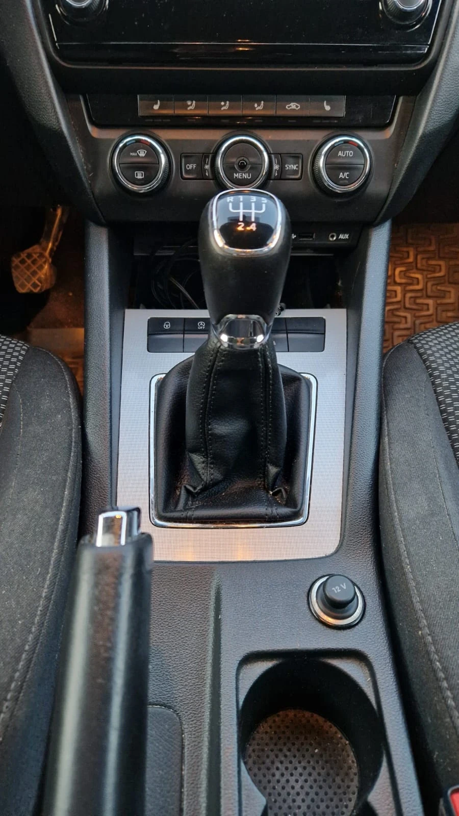 Skoda Octavia, снимка 15 - Автомобили и джипове - 54455211