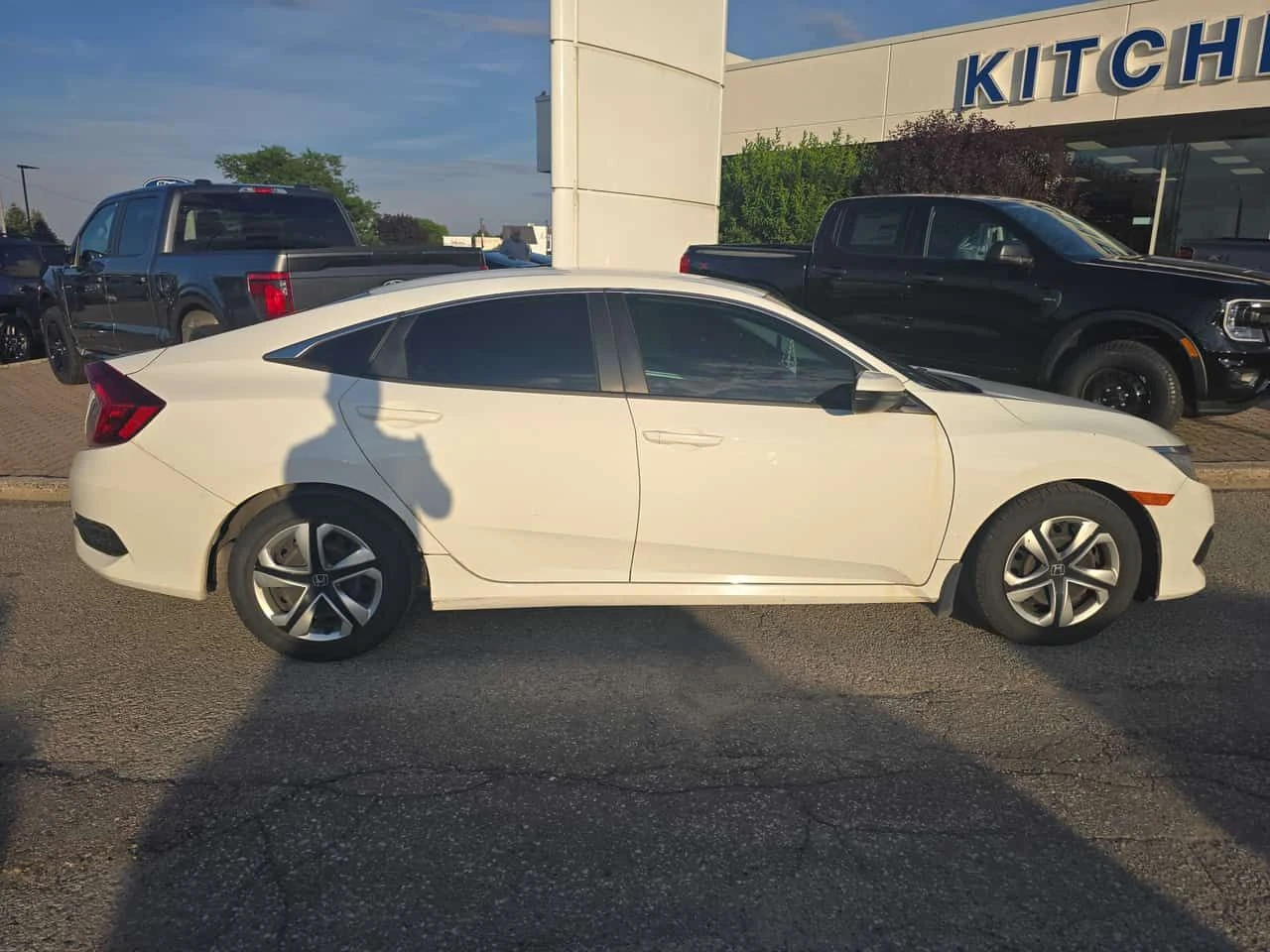 Honda Civic * LX * CARFAX * ОПЦИЯ ЗА ФИНАНСИРАНЕ, снимка 3 - Автомобили и джипове - 55012071