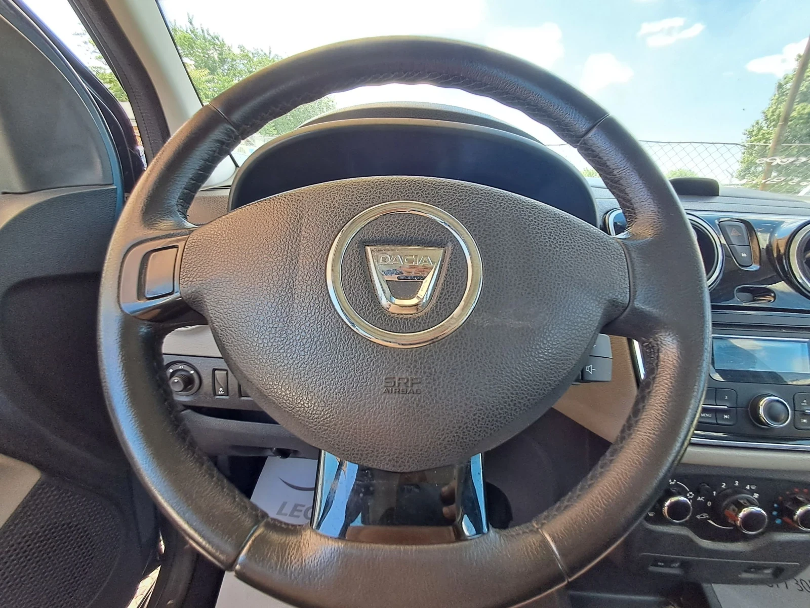 Dacia Lodgy 1.6i СТАРИЯ МОТОР 139000КМ, снимка 14 - Автомобили и джипове - 55039154