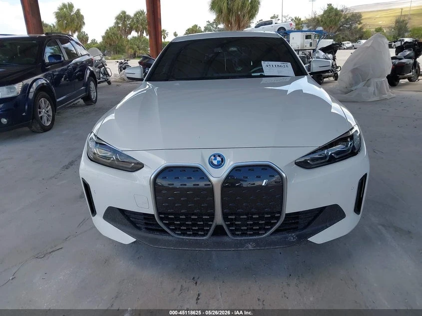BMW i4 EDRIVE40, снимка 12 - Автомобили и джипове - 55135105
