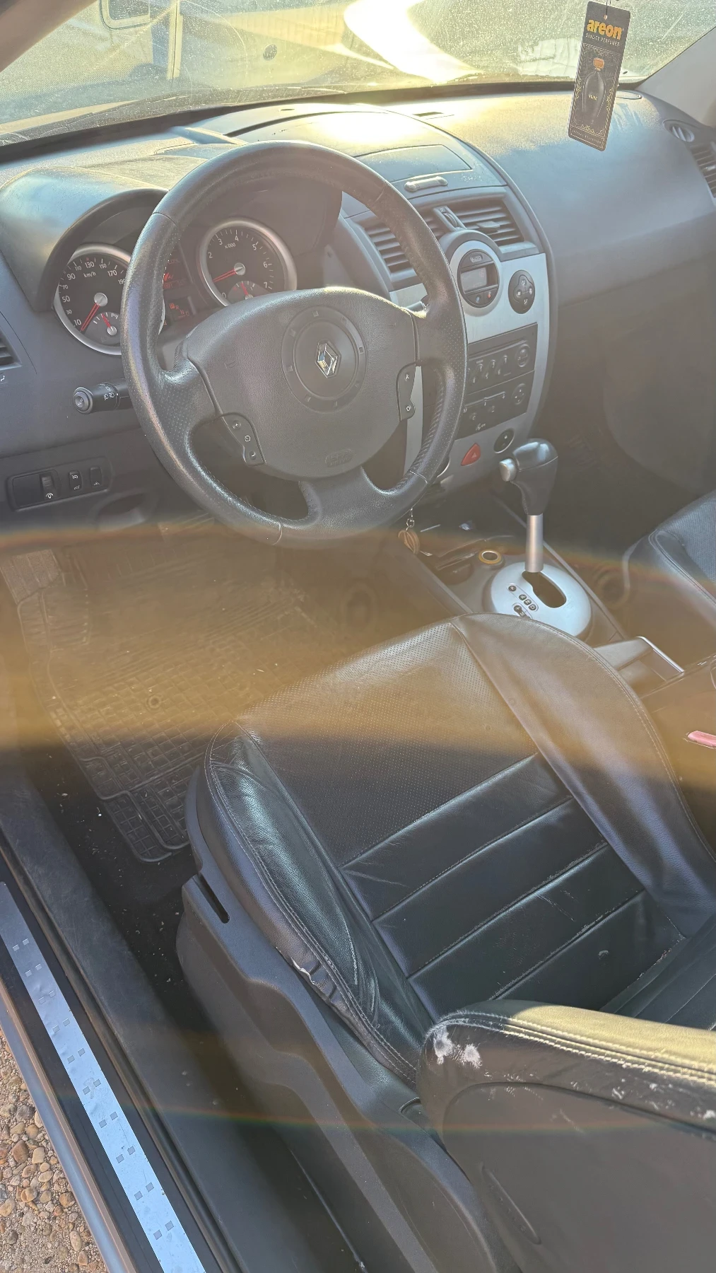 Renault Megane, снимка 6 - Автомобили и джипове - 55618979