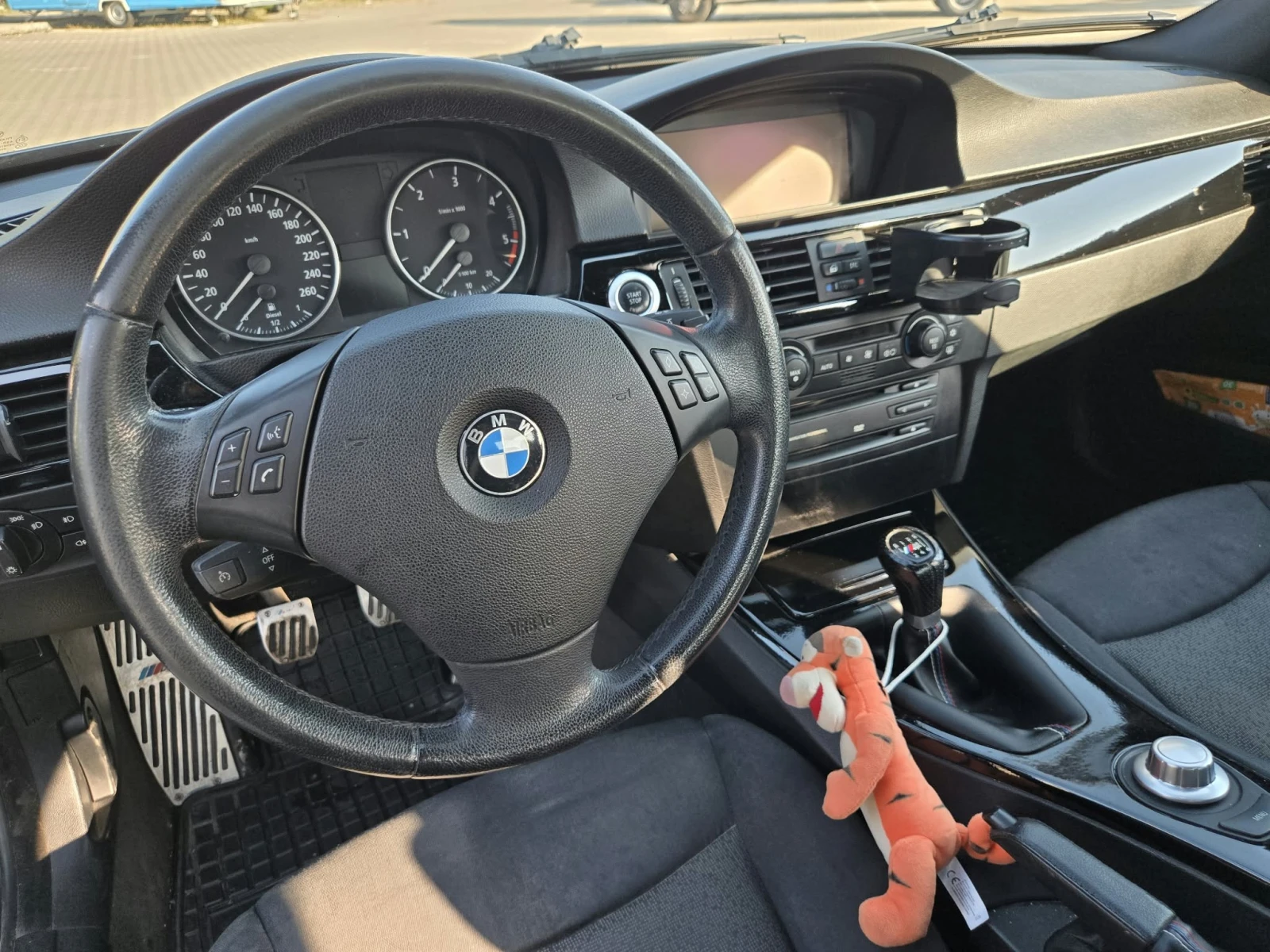 BMW 320 320d, снимка 11 - Автомобили и джипове - 56240267