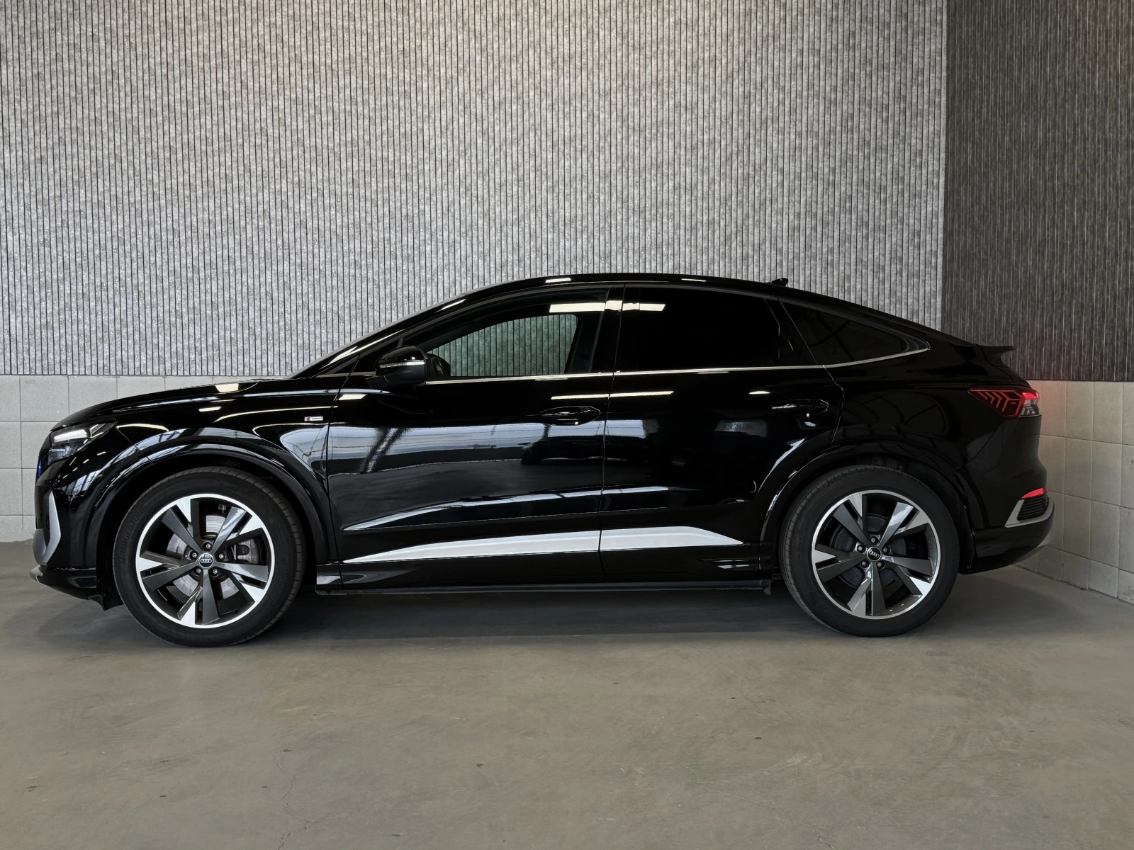 Audi E-Tron Q4 50 SPORTBACK S LINE QUATTRO , снимка 3 - Автомобили и джипове - 56721877