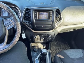 Jeep Cherokee * North * CARFAX * ЦЕНА ДО БГ - 7500 € / 14668.73 лв. - 15800170 9