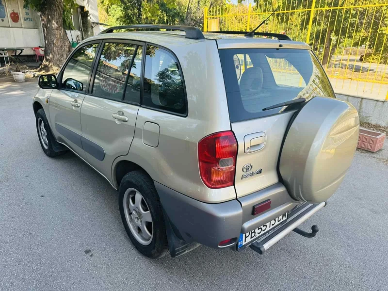 Toyota Rav4, снимка 8 - Автомобили и джипове - 48312305